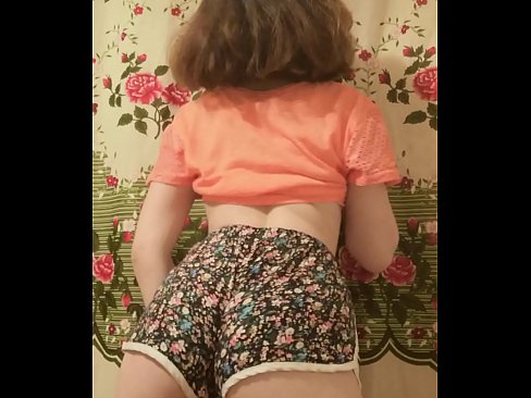 ❤️ Sexy jonge babe die haar short uittrekt voor de camera ❤ Sluts at us ❤