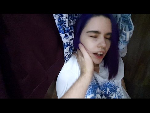 ❤️ Vond mijn zus in de kast en hielp haar klaarkomen ❤ Sluts at us ❤